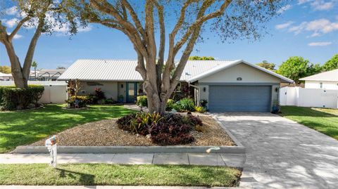 Photo of 1014 63rd St W, Bradenton, FL 34209 (MLS # A4677153)