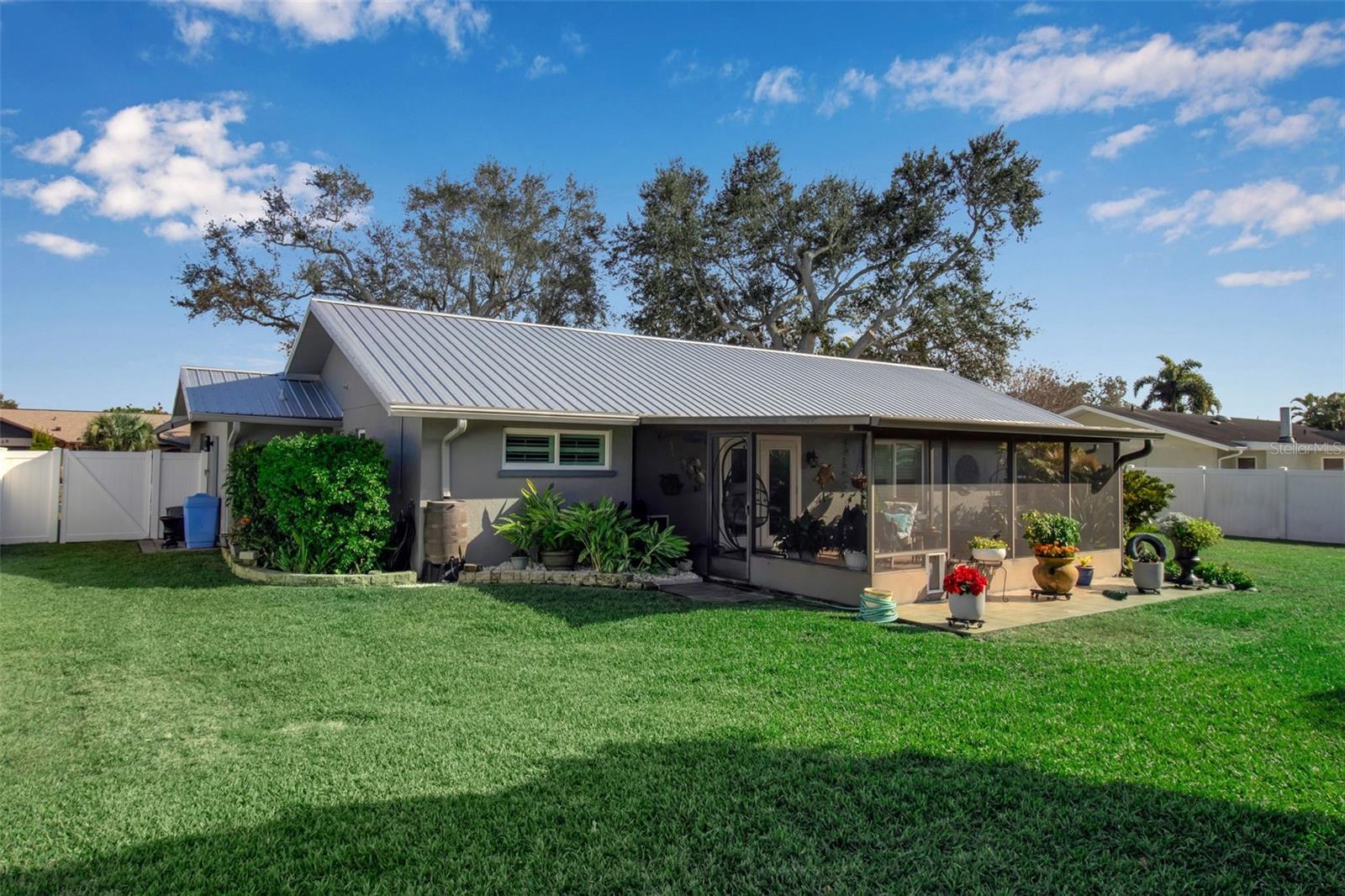 VILLAGE GREEN OF BRADENTON - Residential