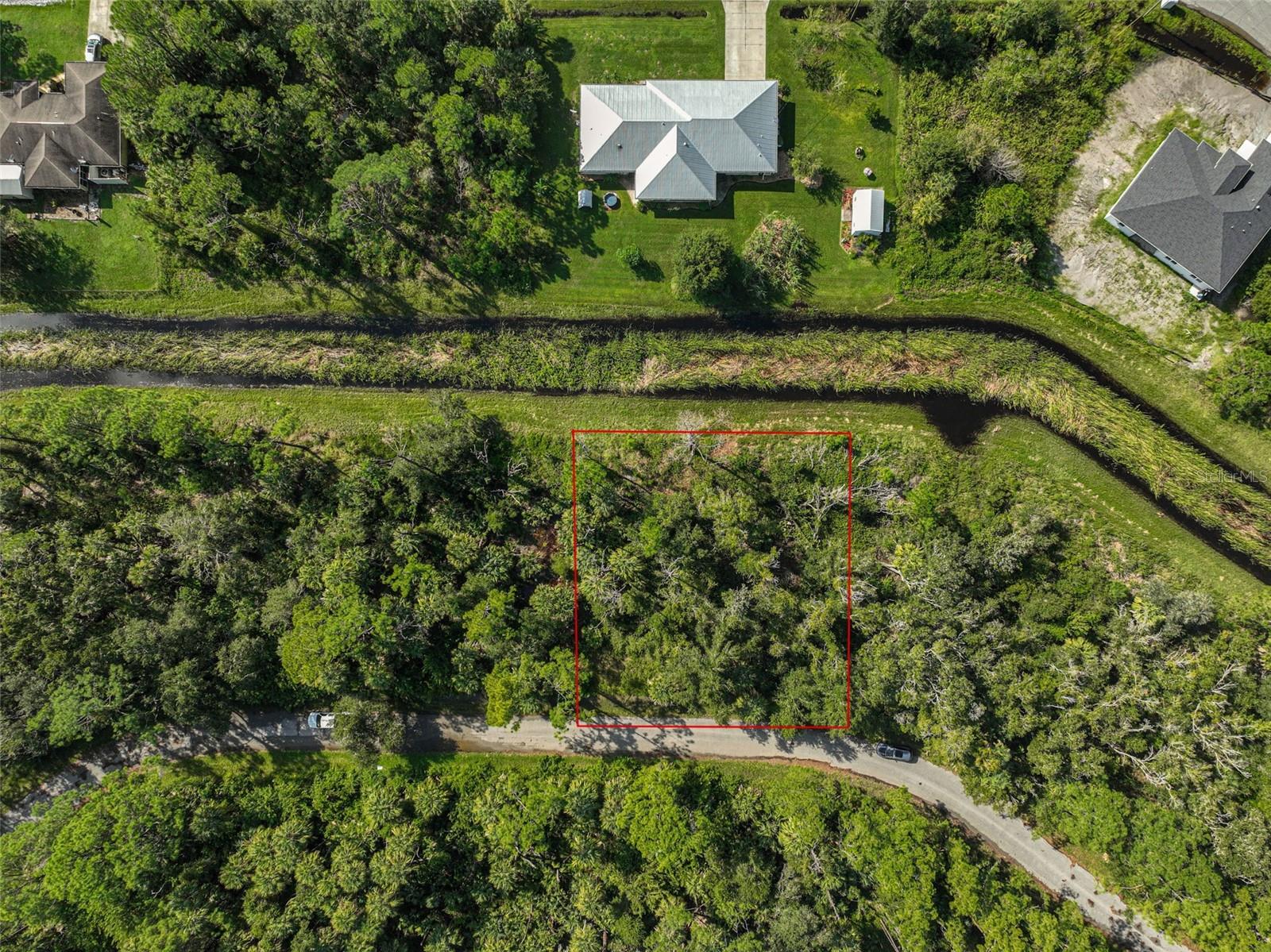 Buildable lot in a quaint neighborhood