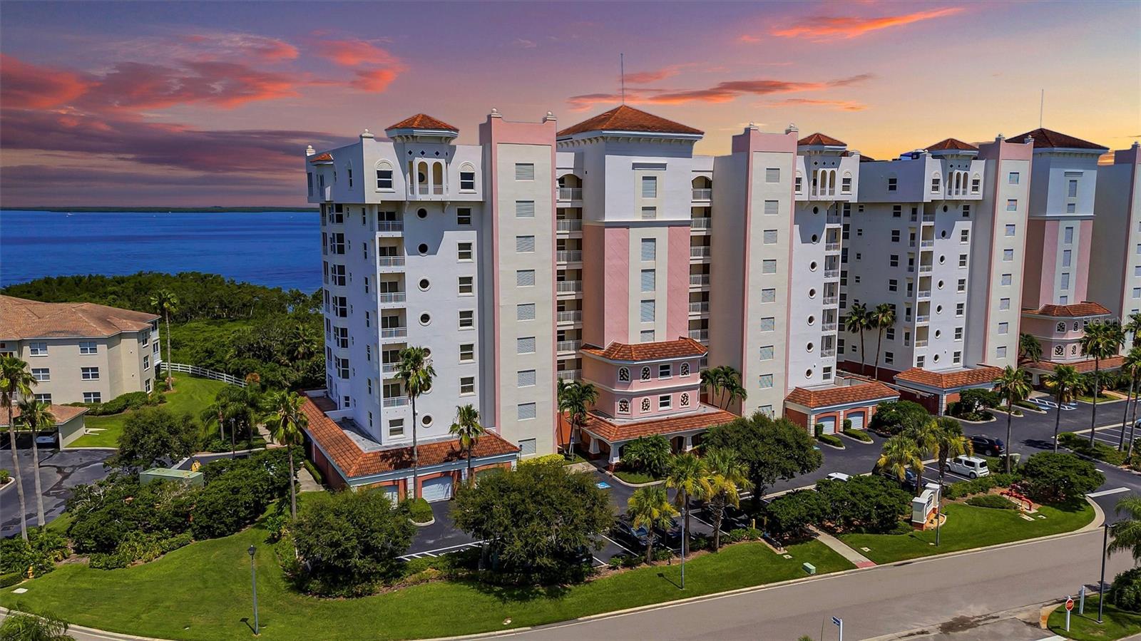 BAY CLUB PH I - Residential