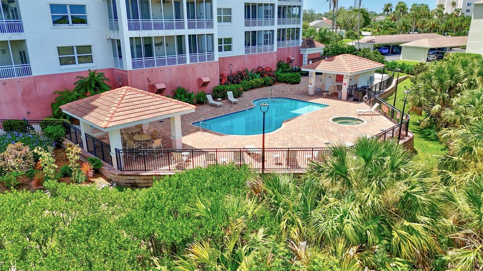 BAY CLUB PH I - Residential