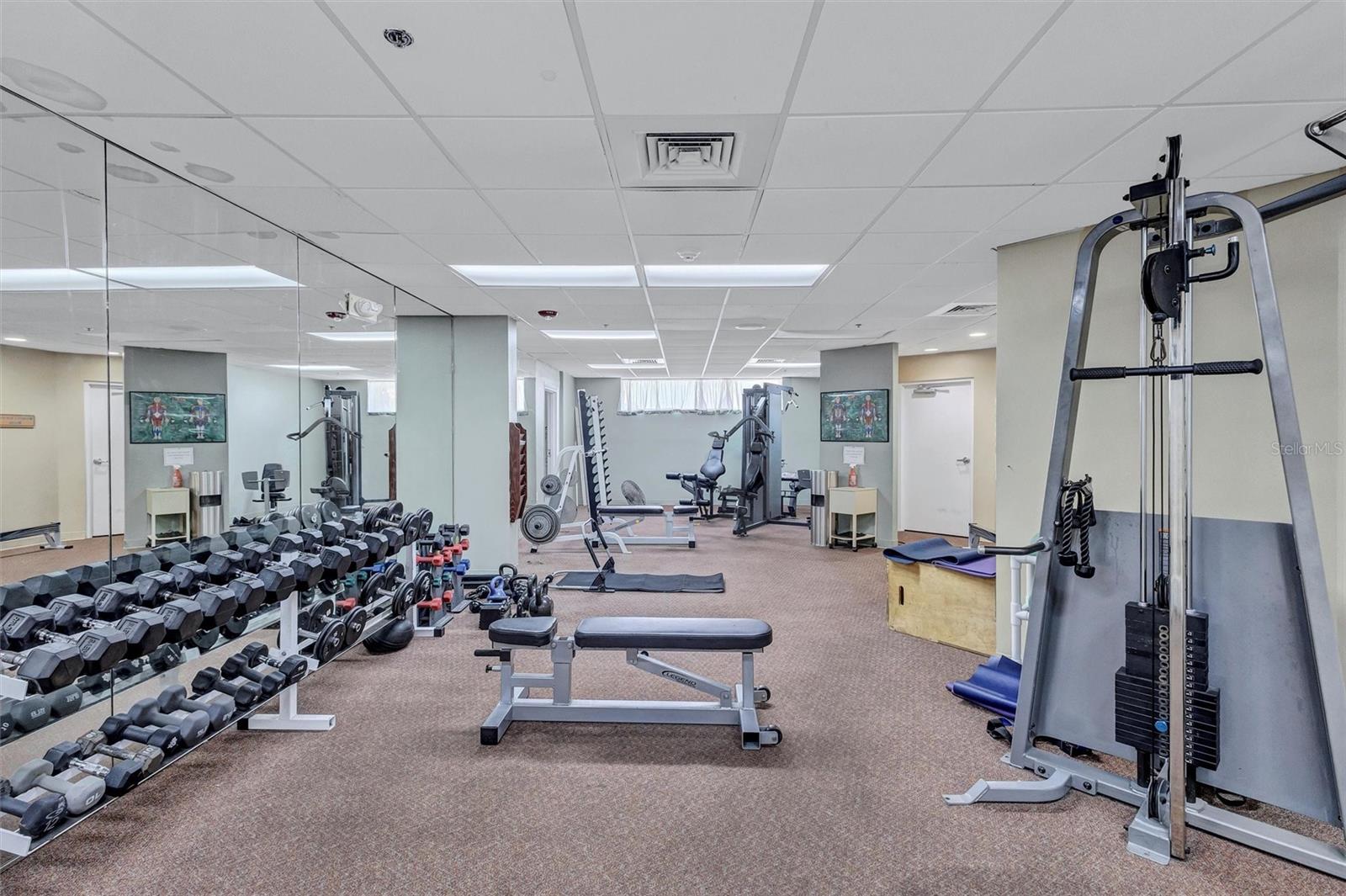 BAY CLUB PH I - Residential