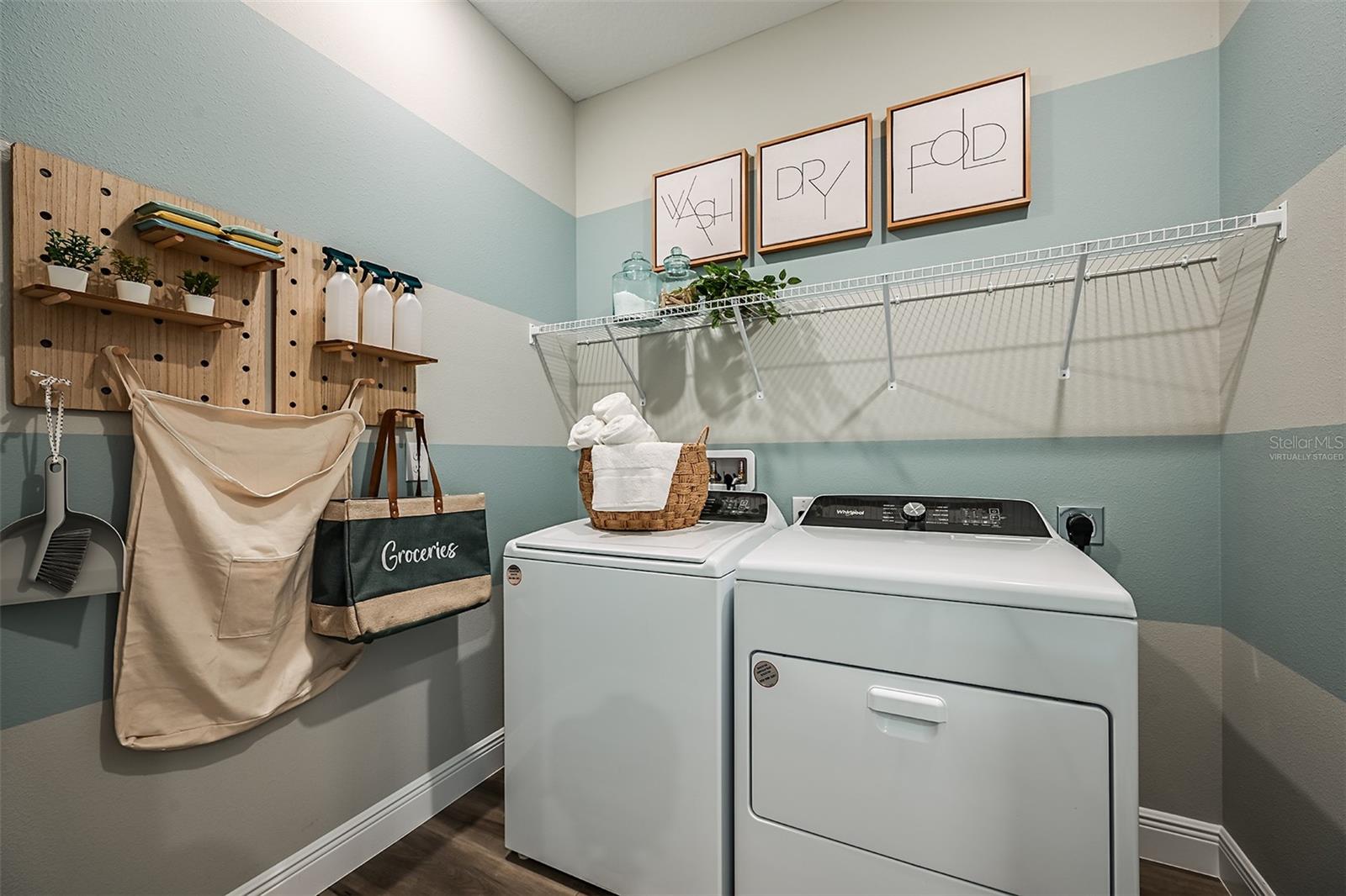 PASADENA WOODS - Residential