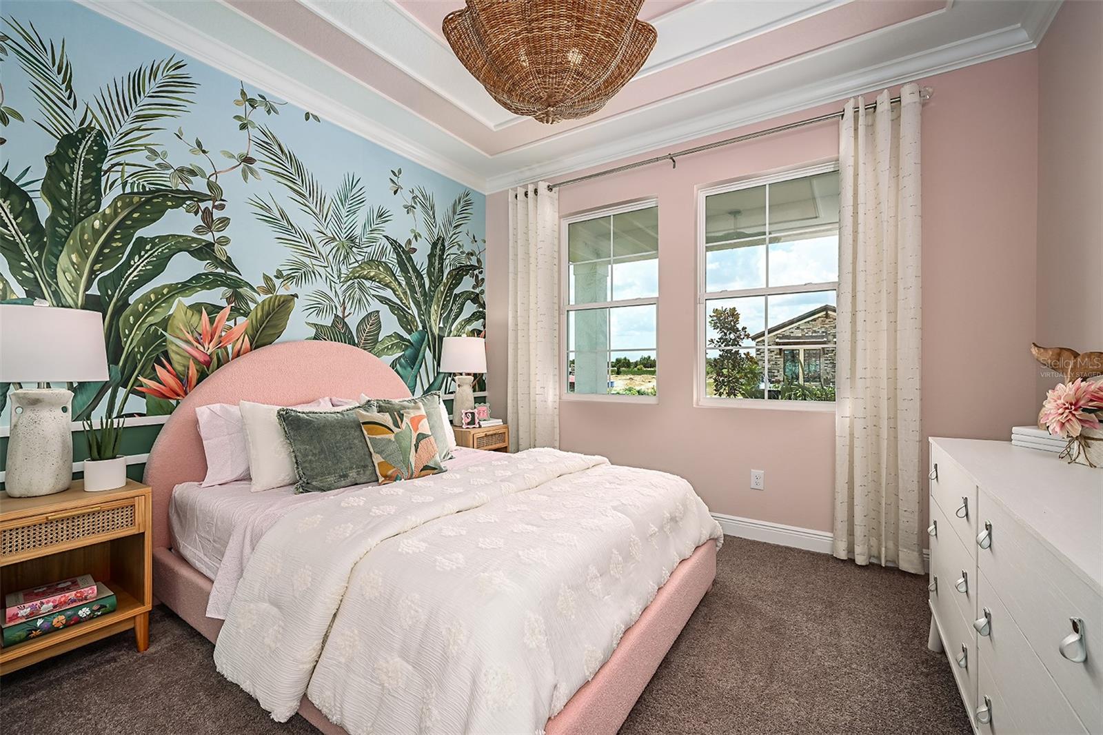 PASADENA WOODS - Residential