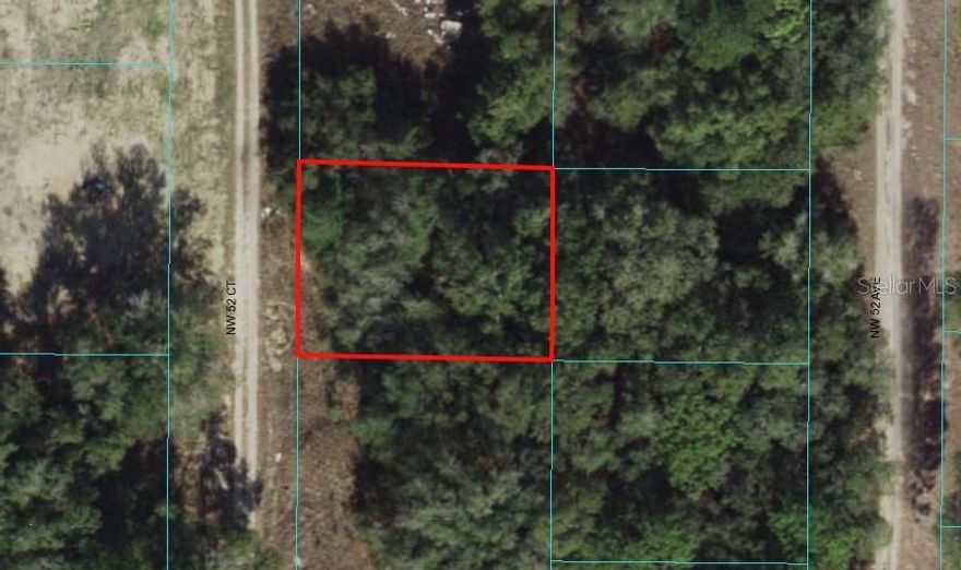 This is a buildable lot in the quiet Ocala Ridge subdivision. Great lot to build ones home or for investment.