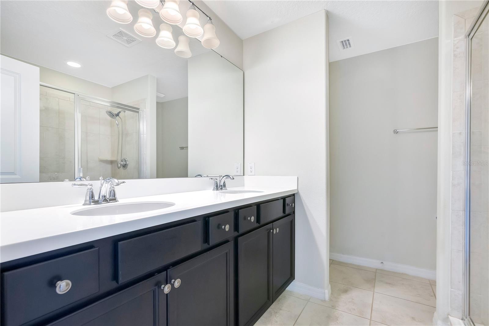 LAKEVIEW POINTE - Residential