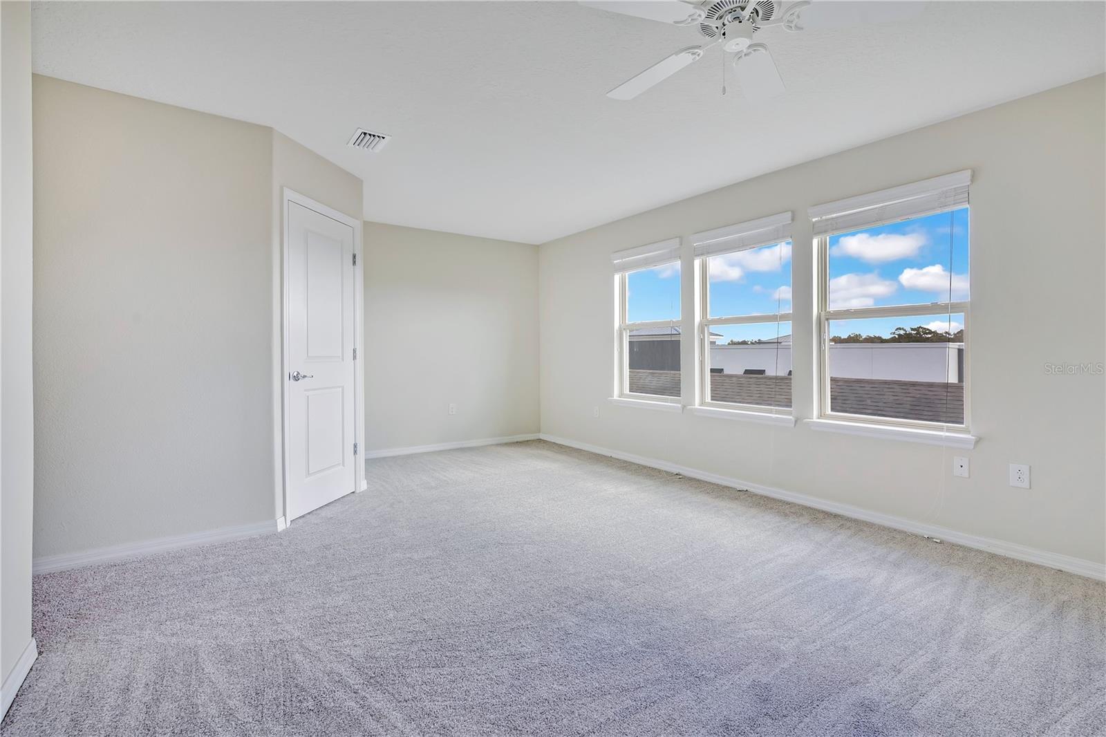 LAKEVIEW POINTE - Residential