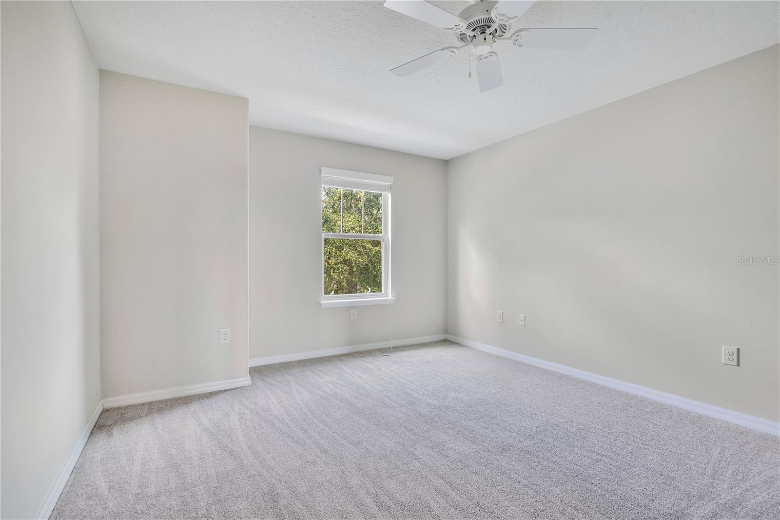 LAKEVIEW POINTE - Residential