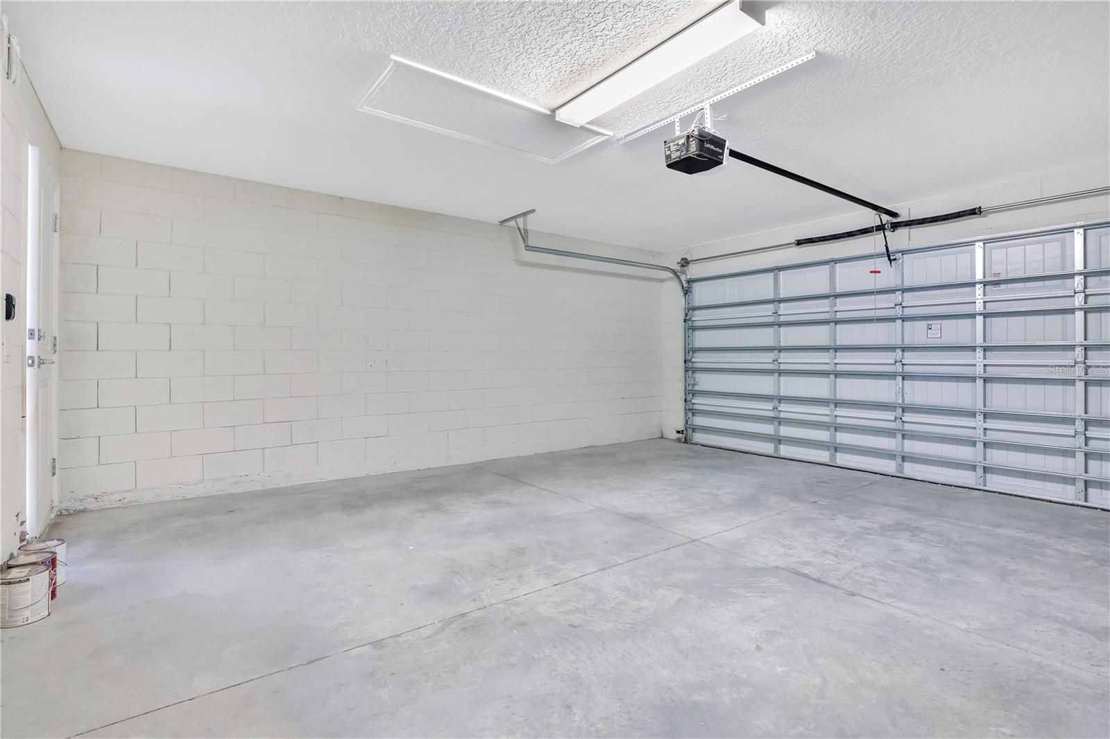 LAKEVIEW POINTE - Residential