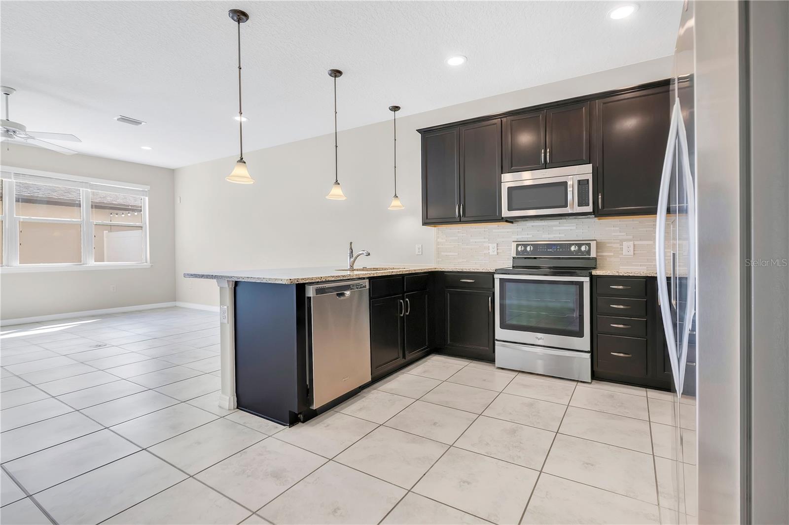 LAKEVIEW POINTE - Residential