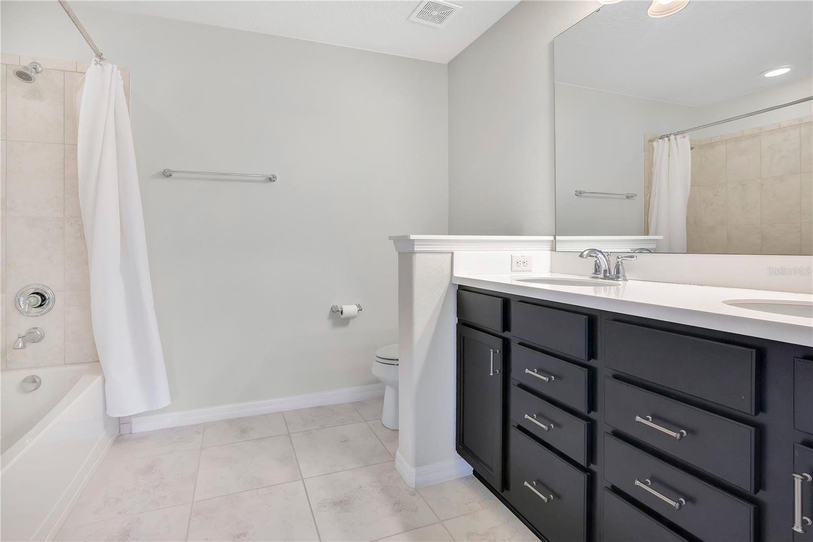 LAKEVIEW POINTE - Residential