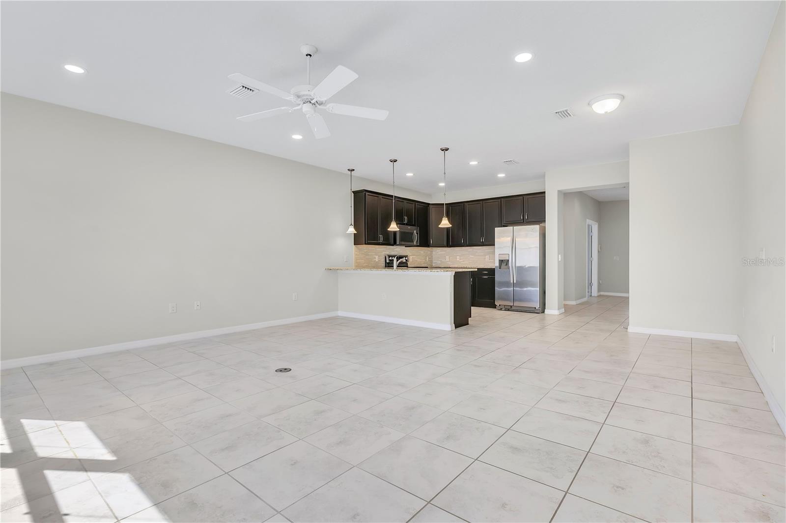 LAKEVIEW POINTE - Residential