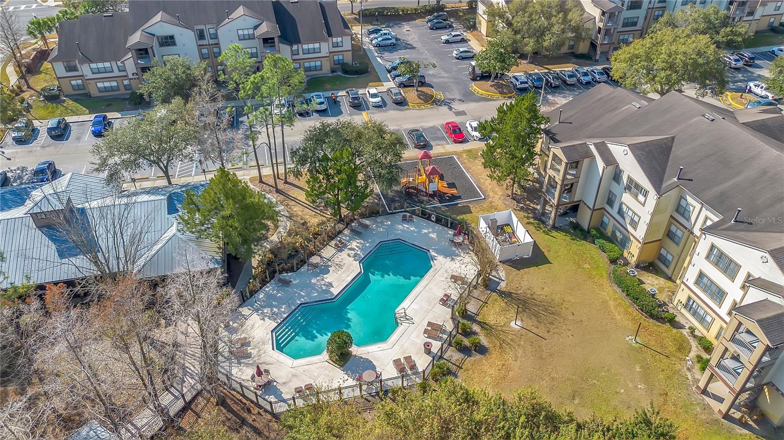 LAKEVIEW POINTE - Residential