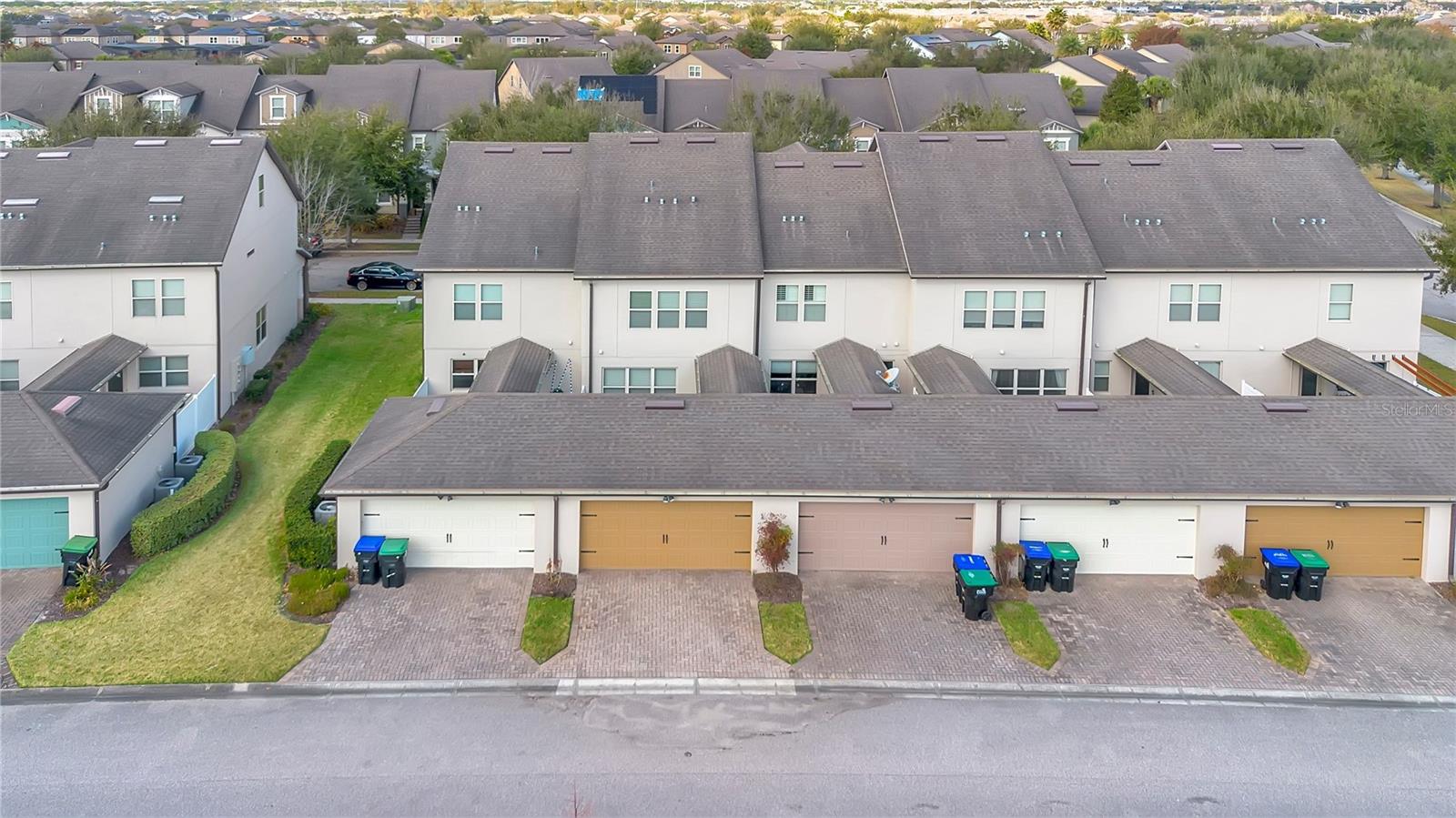 LAKEVIEW POINTE - Residential