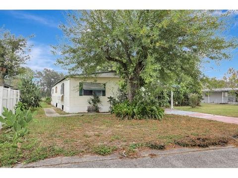 A home in WINTER HAVEN