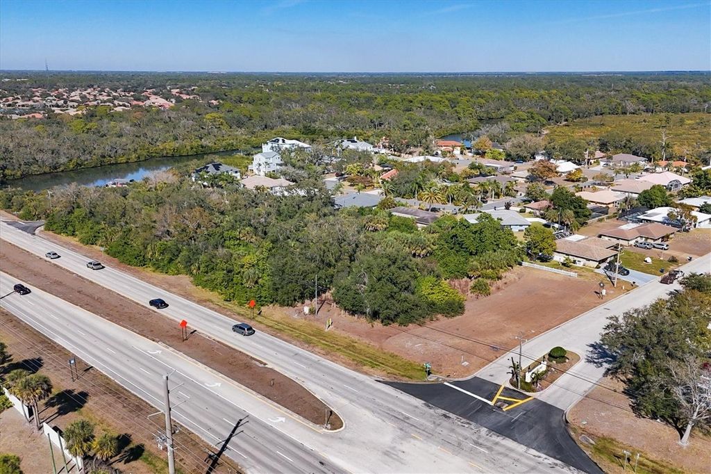 Photo of 2099 S Tamiami Trail N, Osprey, FL 34229 (MLS # A4677866)