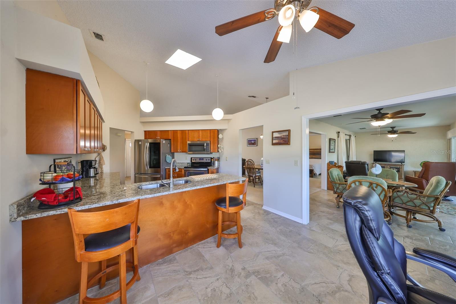 2004 BERRY ROBERTS DRIVE