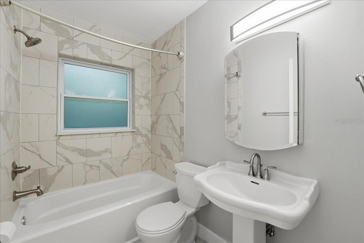 LAKEMONT HEIGHTS - Residential Lease