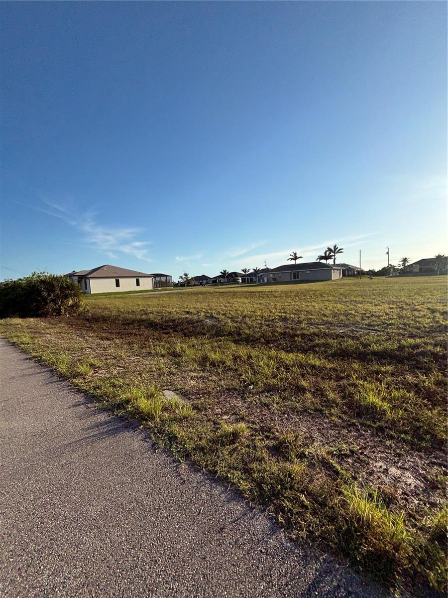 CAPE CORAL - Land