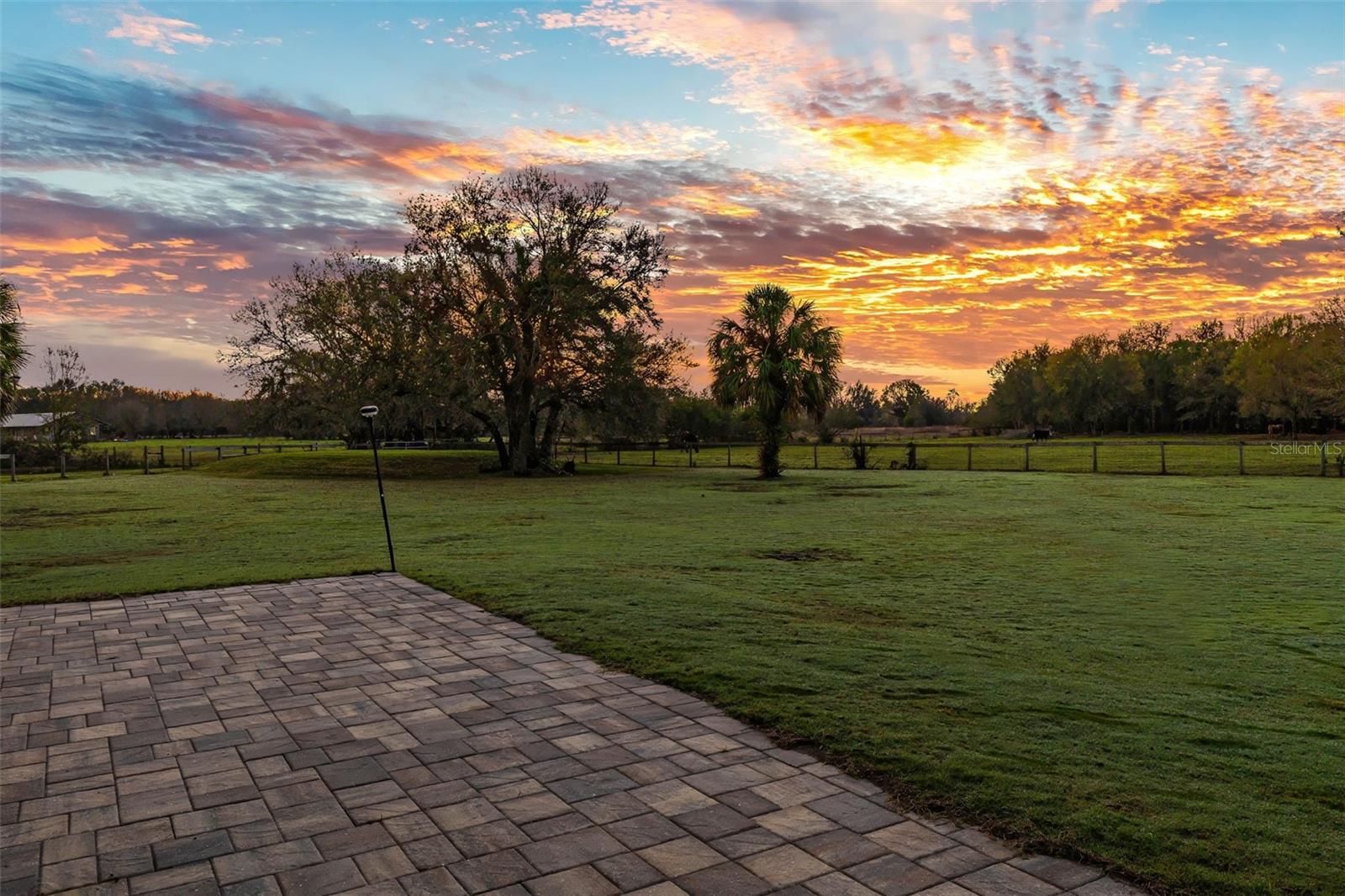10946 GUN DOG WAY