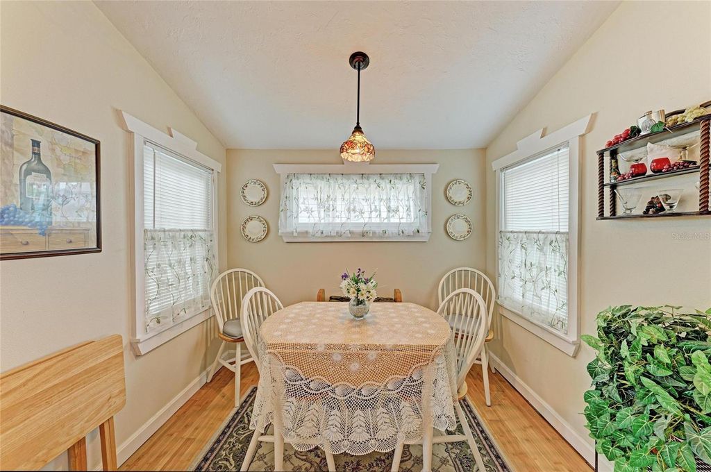 Photo of 31 Seminole Drive, Bradenton, FL 34208 (MLS # A4661568)
