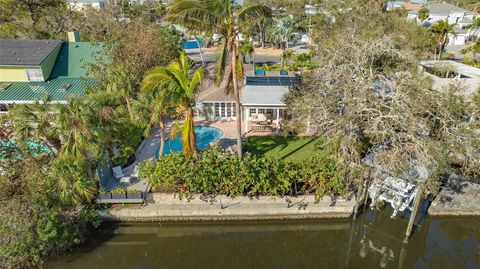 A home in SIESTA KEY