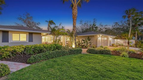 A home in SIESTA KEY