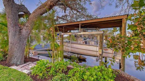 A home in SIESTA KEY