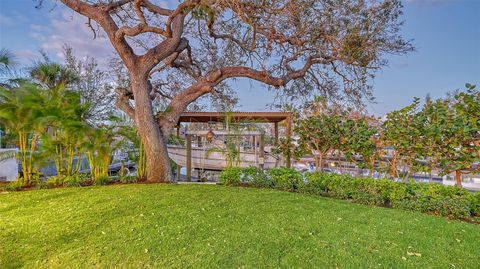 A home in SIESTA KEY