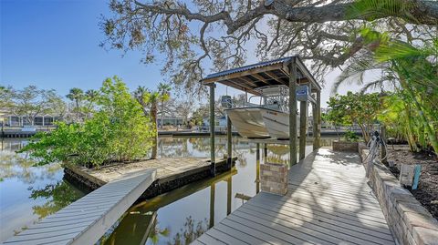 A home in SIESTA KEY