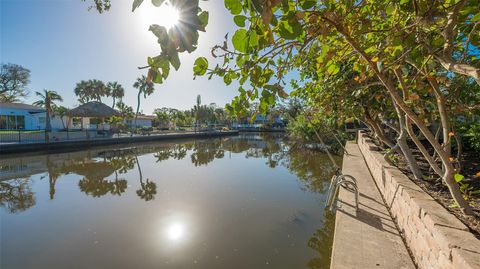 A home in SIESTA KEY