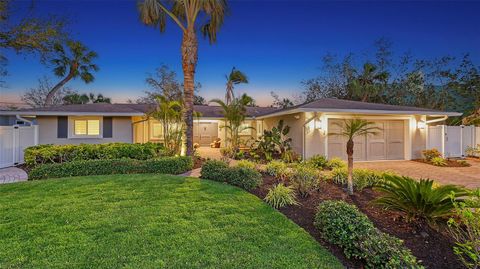 A home in SIESTA KEY