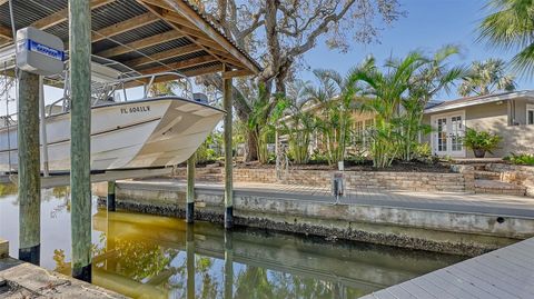 A home in SIESTA KEY