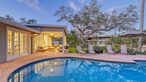 A home in SIESTA KEY