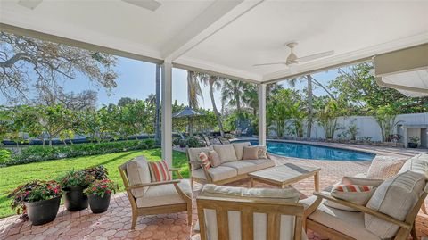 A home in SIESTA KEY