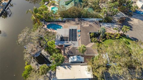 A home in SIESTA KEY