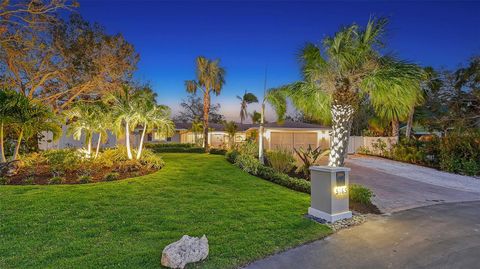 A home in SIESTA KEY