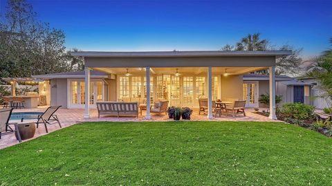 A home in SIESTA KEY