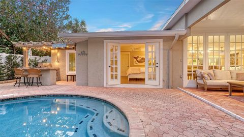 A home in SIESTA KEY