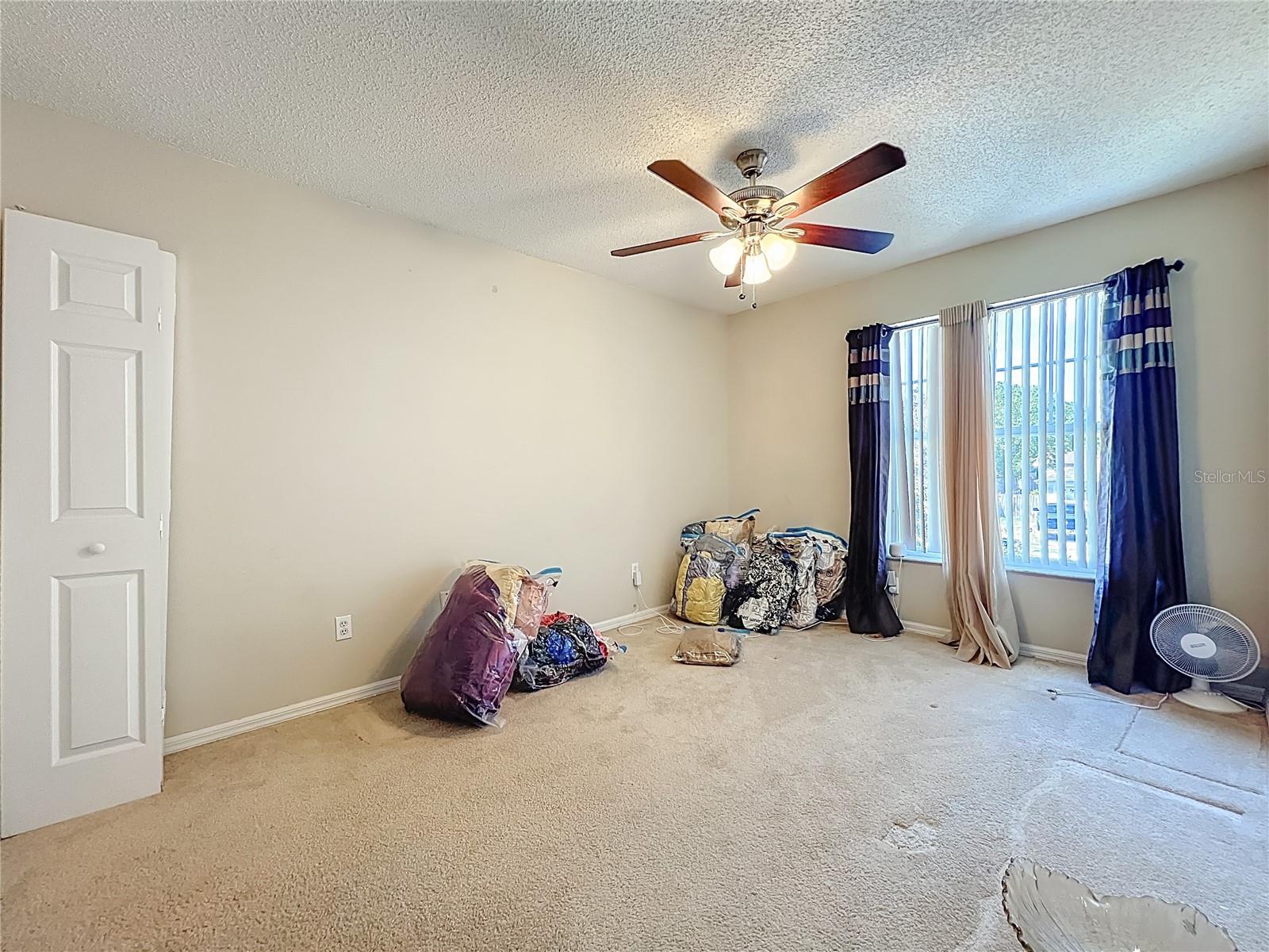 COUNTRY RUN UNIT 2 - Residential