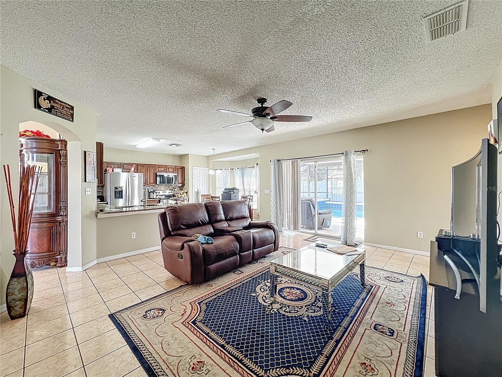 COUNTRY RUN UNIT 2 - Residential