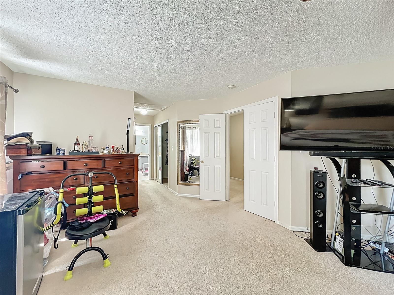 COUNTRY RUN UNIT 2 - Residential