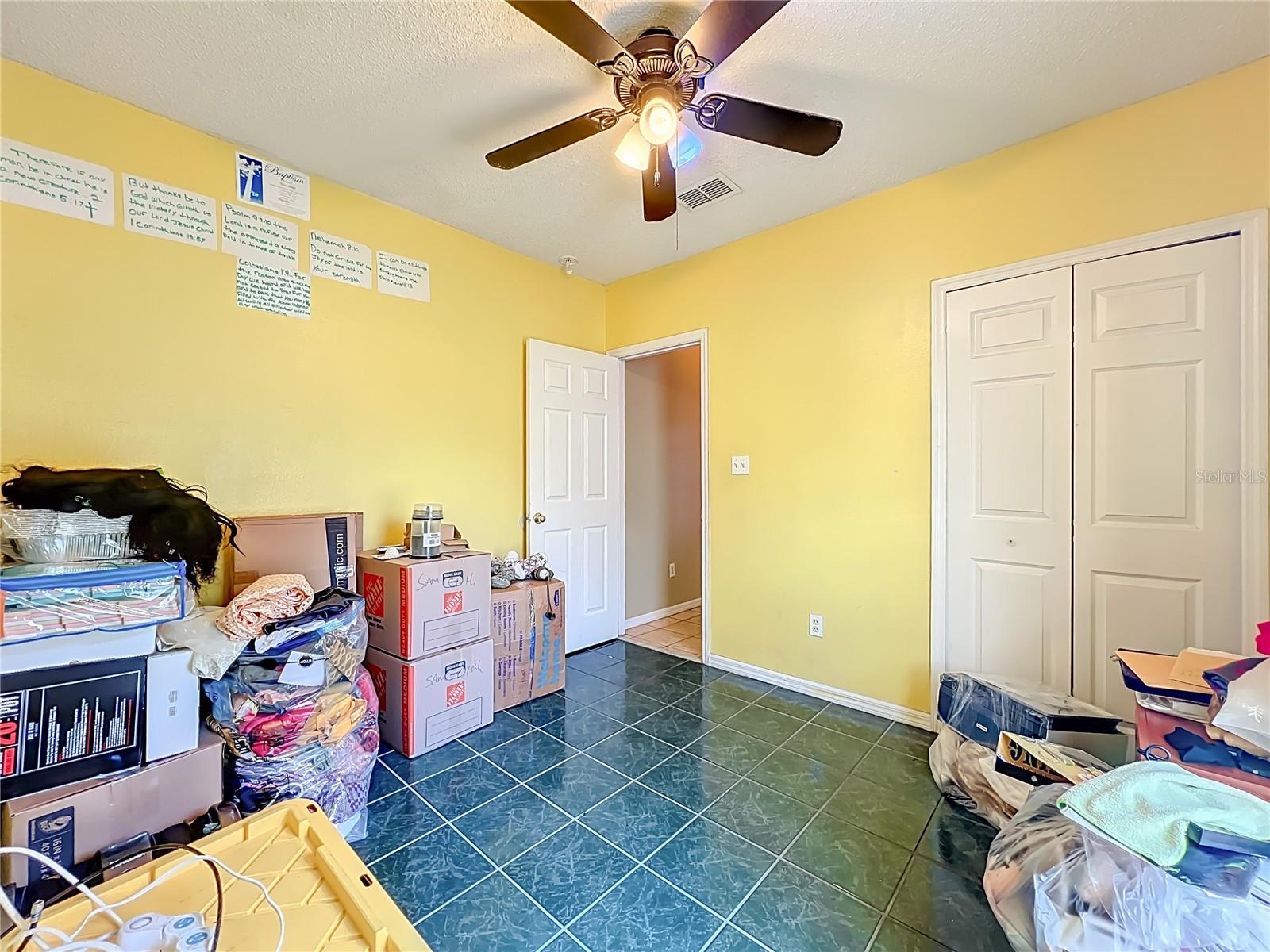 COUNTRY RUN UNIT 2 - Residential