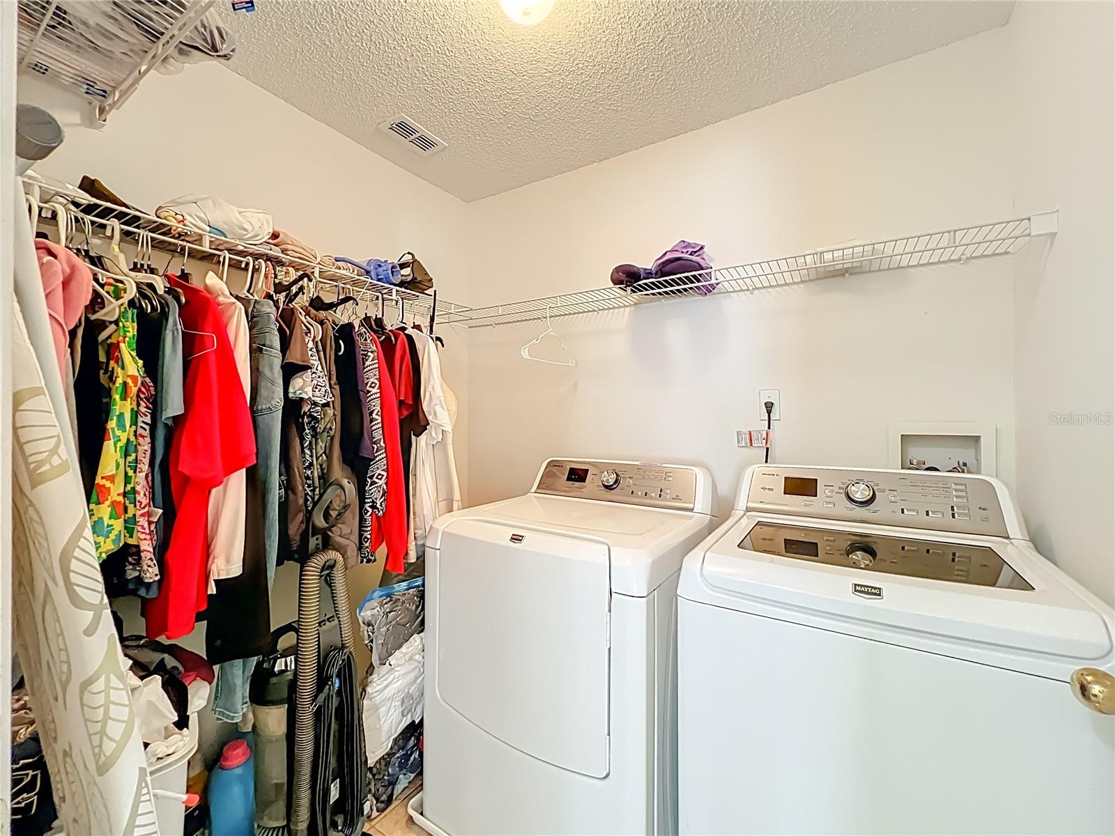 COUNTRY RUN UNIT 2 - Residential