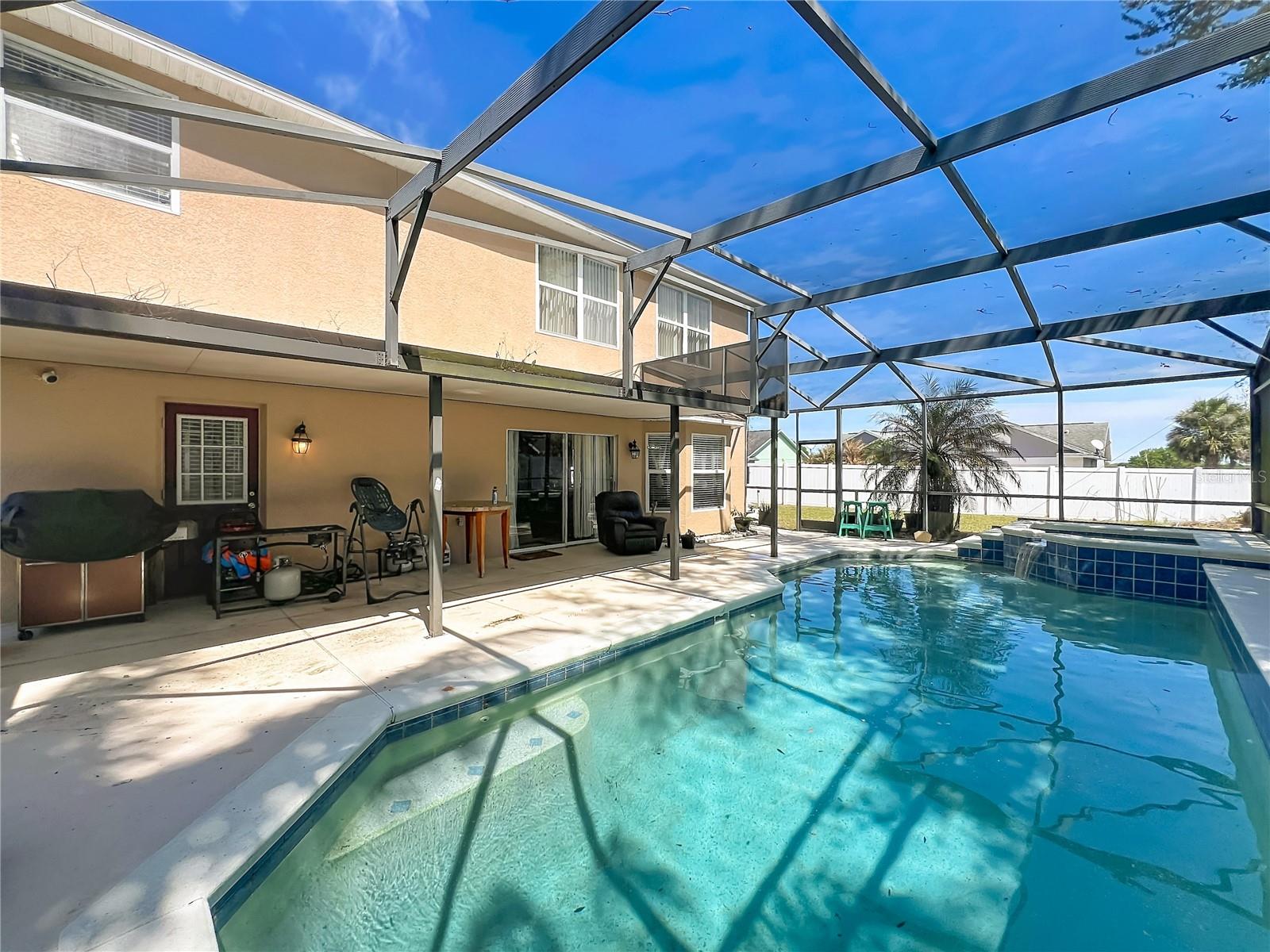 COUNTRY RUN UNIT 2 - Residential