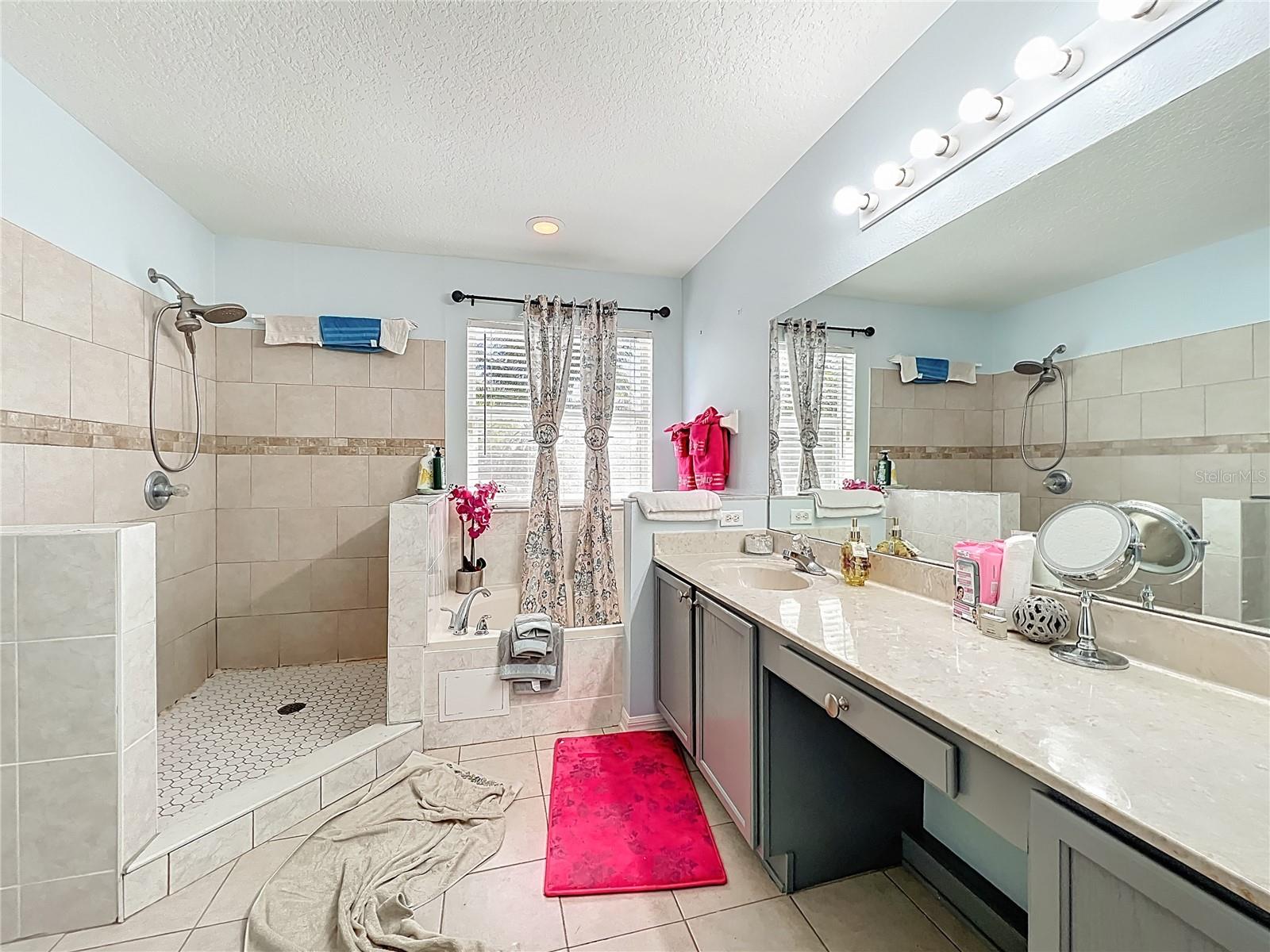 COUNTRY RUN UNIT 2 - Residential