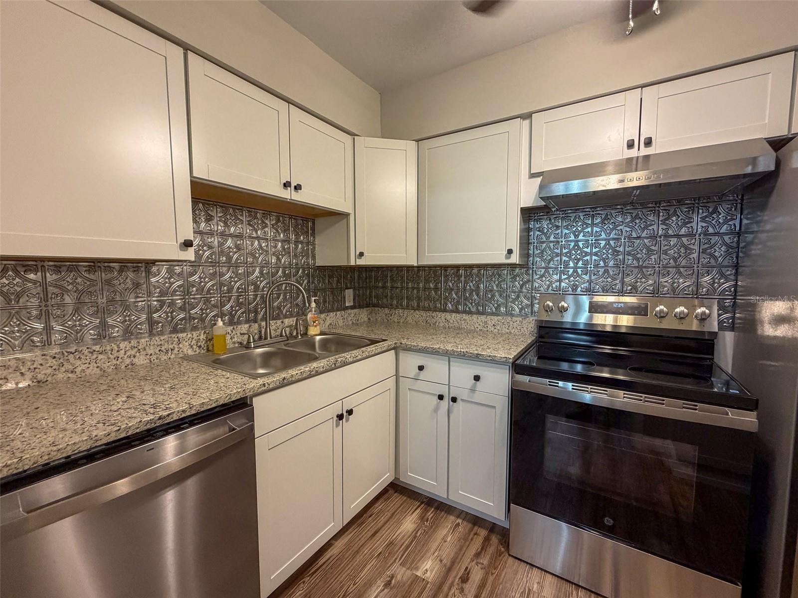 ROLLING HILLS SUB - Residential