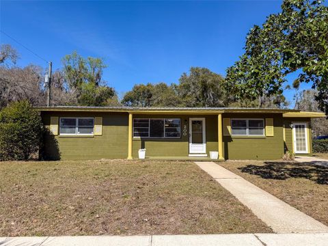 Photo of 200 Belmont Drive, Palatka, FL 32177 (MLS # GC537989)