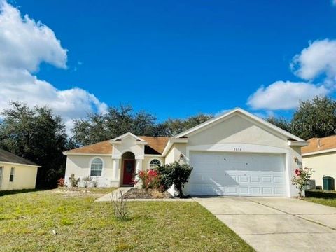 Photo of 3054 Verbena Drive, Deltona, FL 32725 (MLS # O6378397)