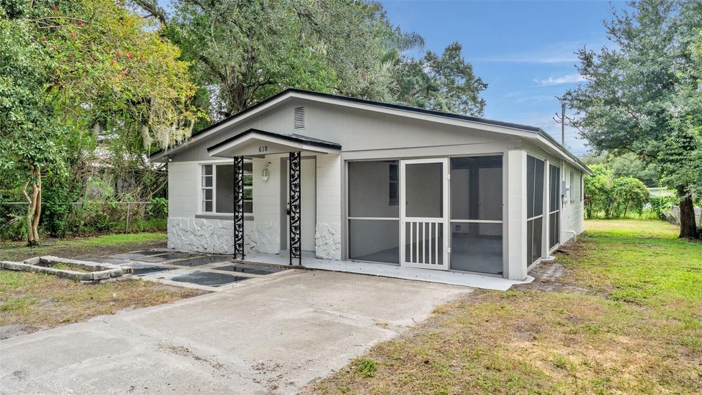 Photo of 618 W Williams Street, Lakeland, FL 33805 (MLS # L4964556)
